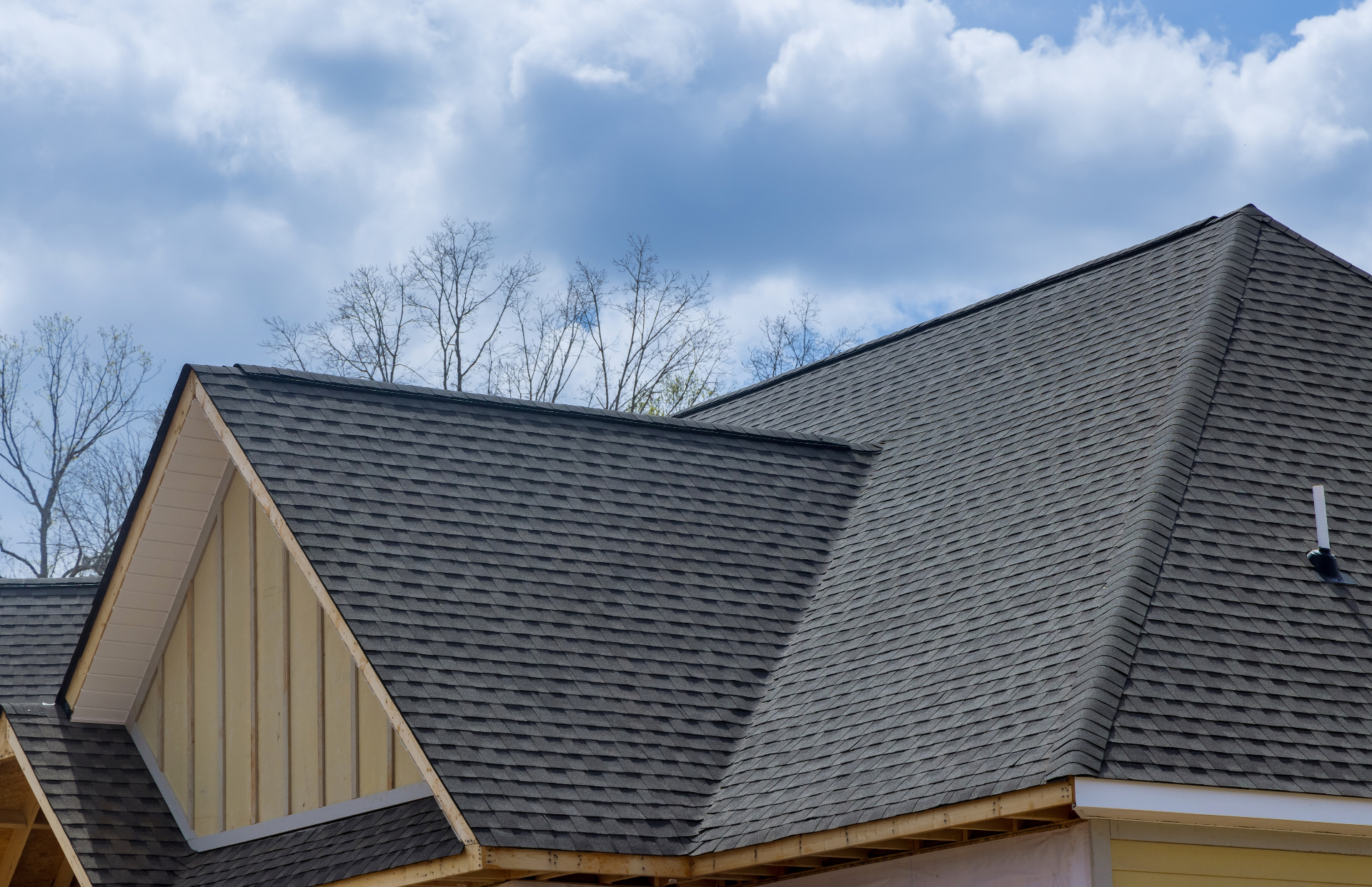Asphalt shingle re-roof — Courtenay